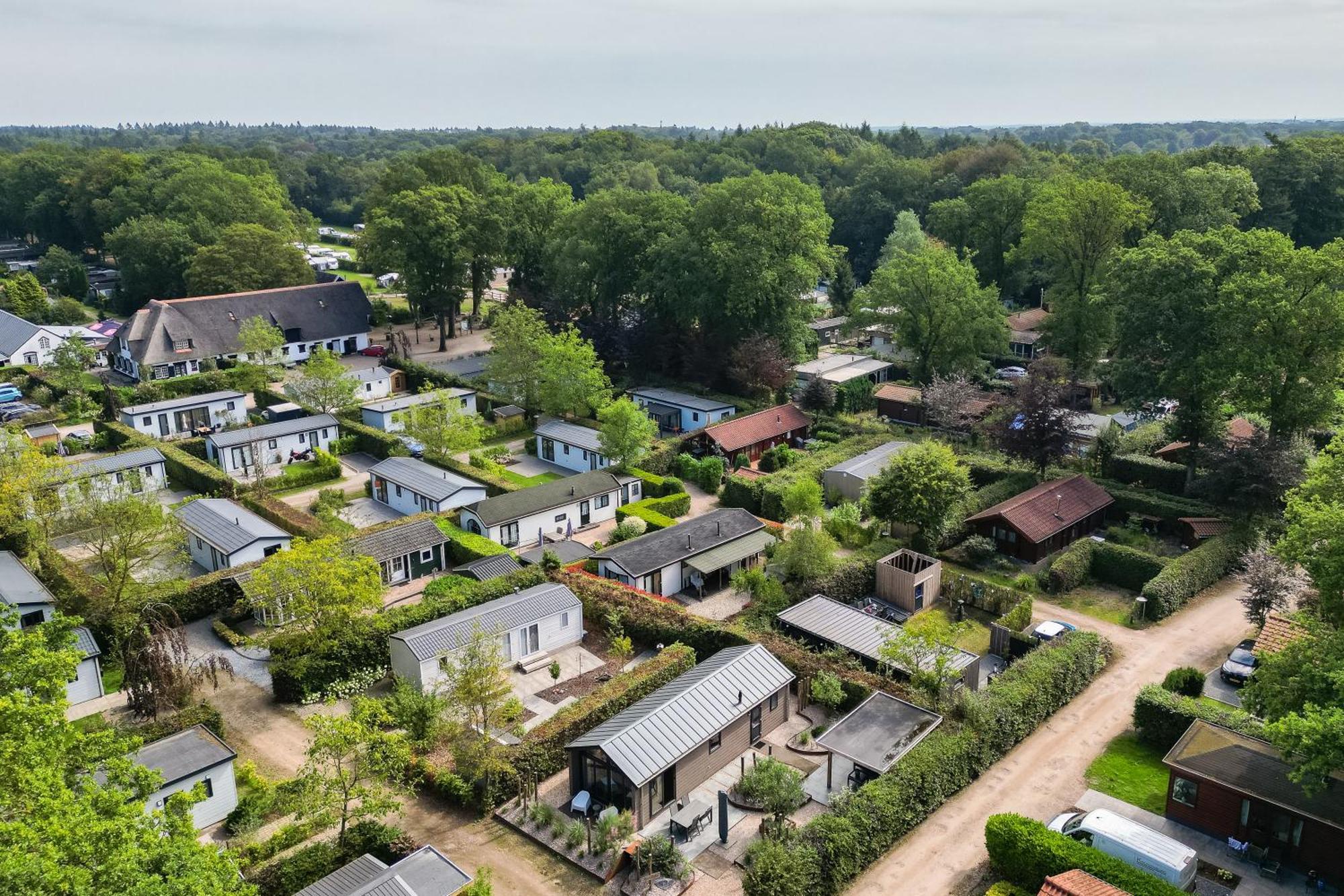 Modern Ingericht Chalet Op Groen Park Op De Veluwe Epe Exteriér fotografie